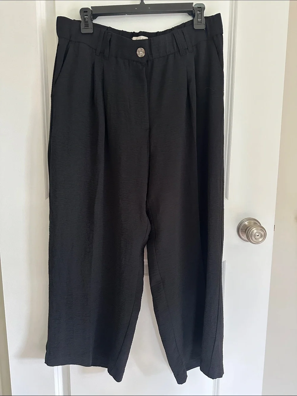 High-Rise Black Cropped Trousers for Women - Picture 1 of 3